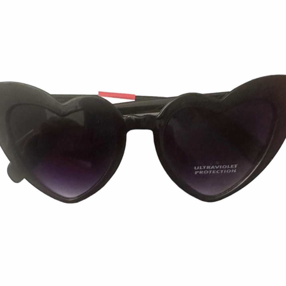 Black Heart-Shaped Sunglasses with UV Protection